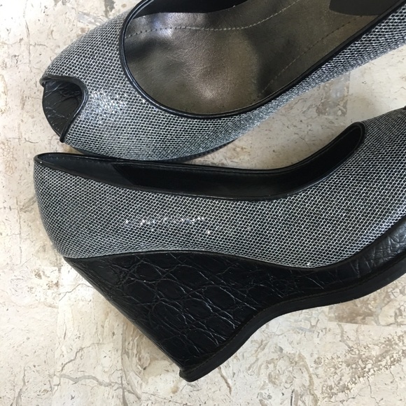 Silver /Black Metallic High Wedge Platform Pump - Picture 3 of 12